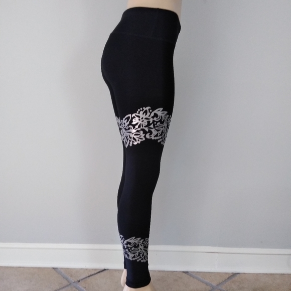 90 Degree by Reflex color contrast Design Leggings - Picture 4 of 14